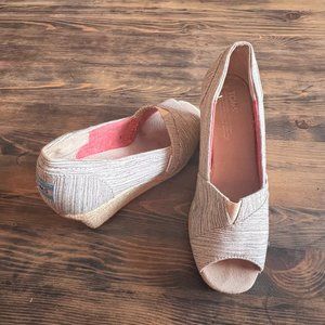 Tom's wedges, size 8W